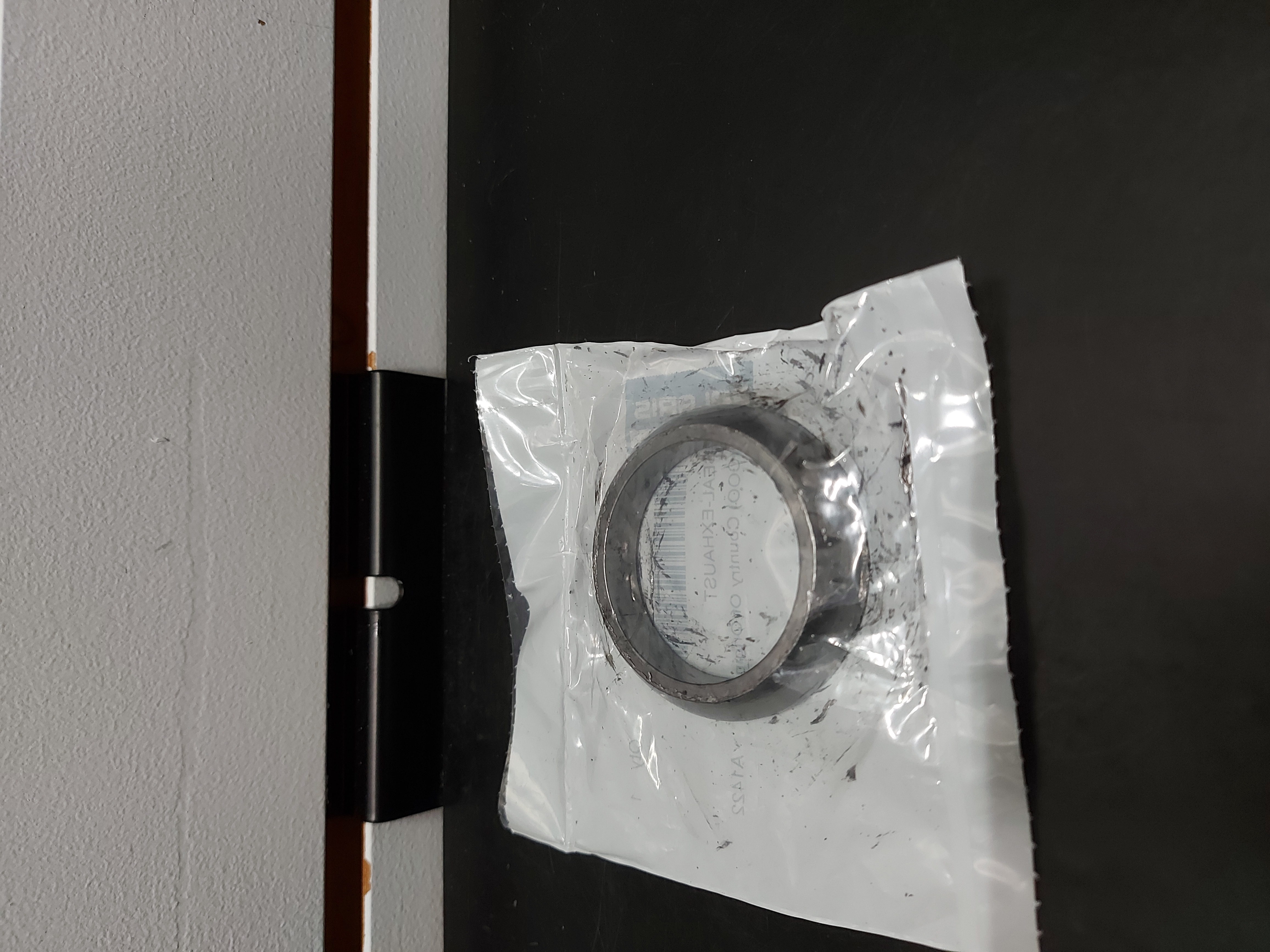 EXHAUST SEAL